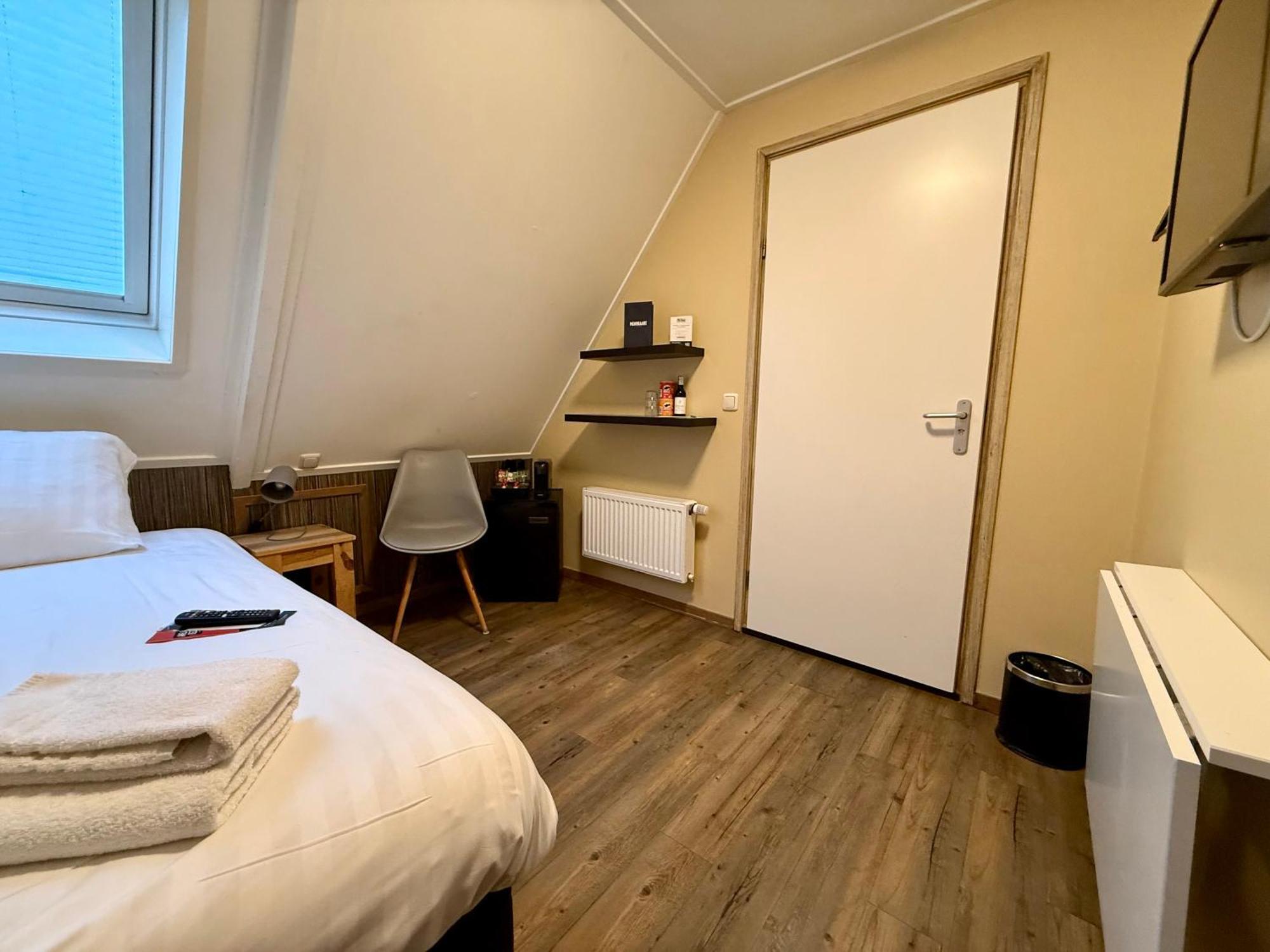 Bij Hen Op Ameland 호텔 홀륌 외부 사진