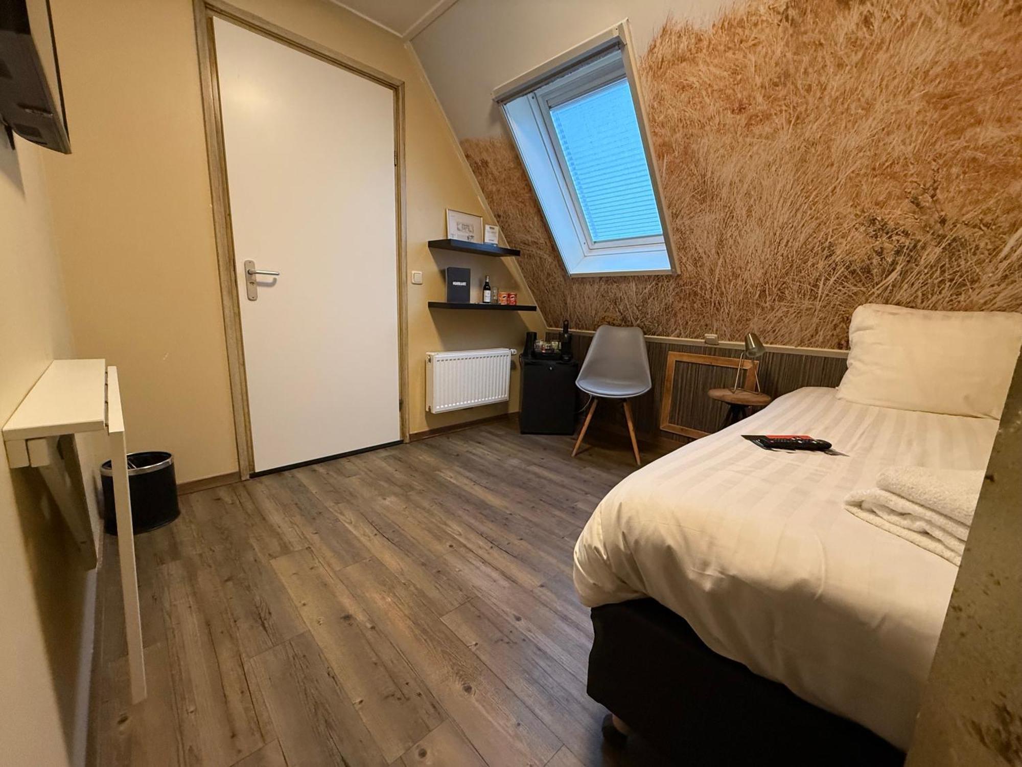 Bij Hen Op Ameland 호텔 홀륌 외부 사진